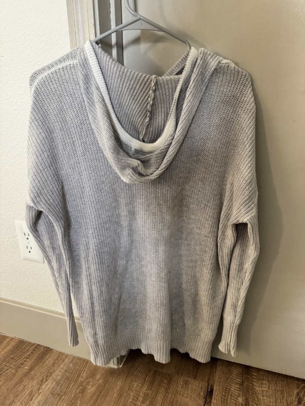 American Eagle Grey oversized sweater - Picture 2 of 3